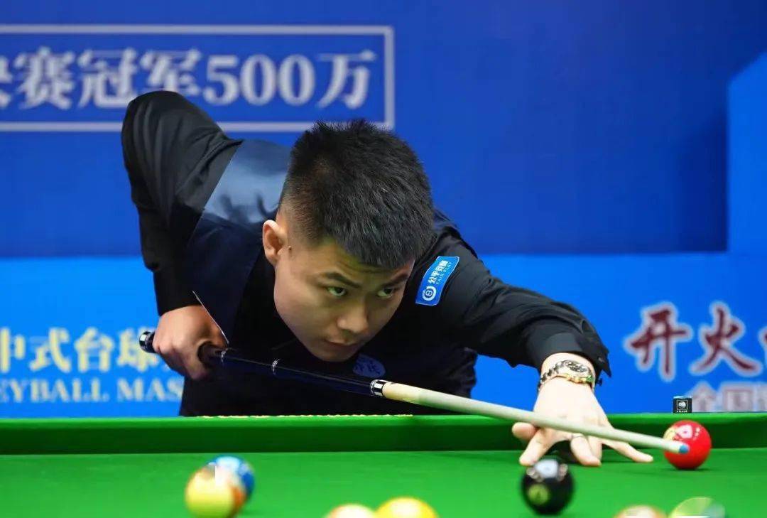 首枚羽毛球 首枚羽毛球