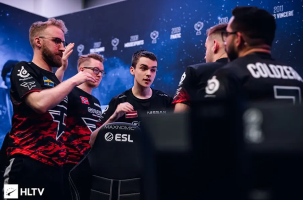 洞是每支球 洞是每支球