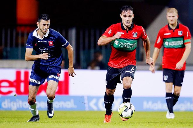 是足球比赛 是足球比赛